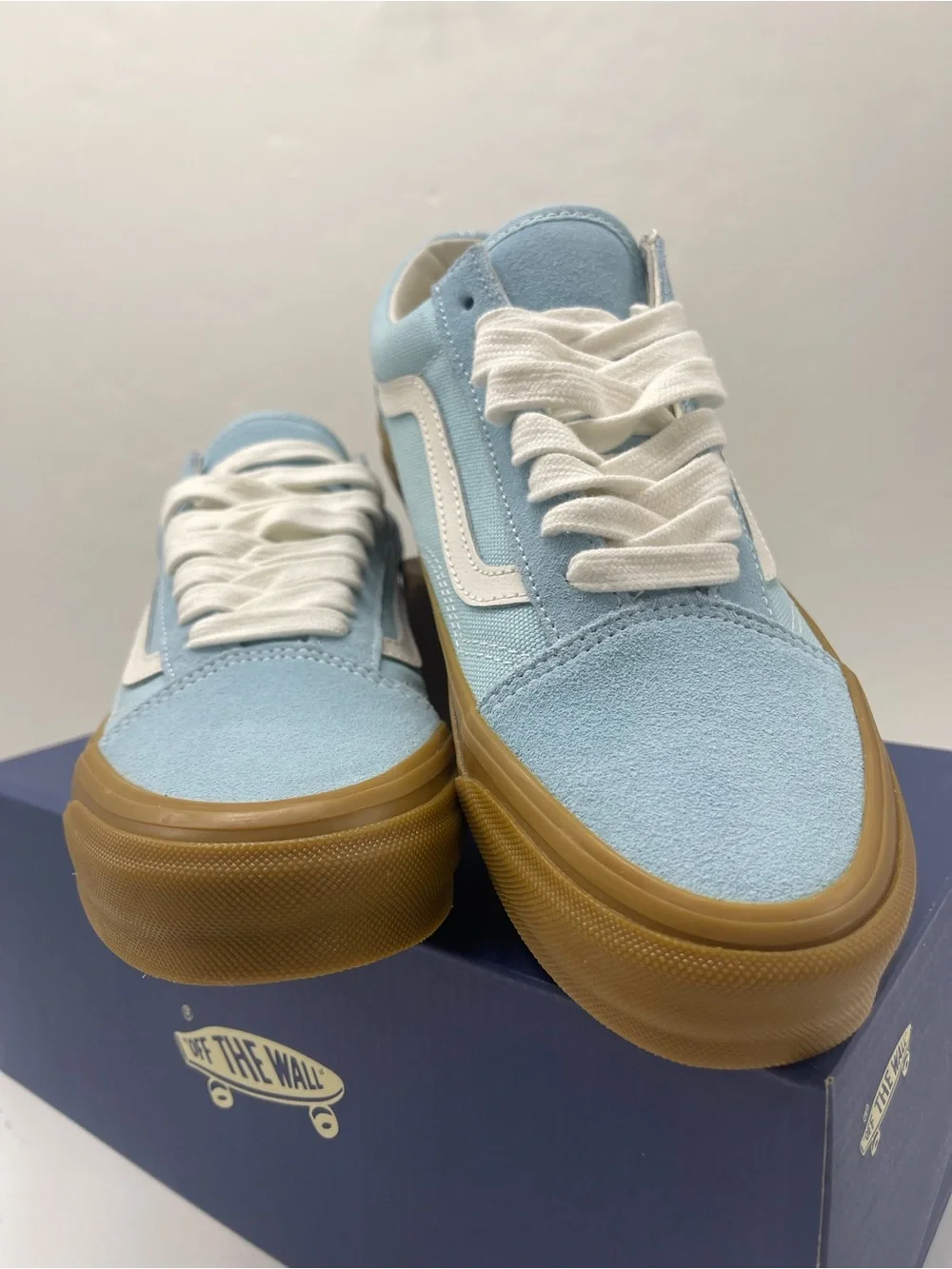 Vans WMNS Sz 8.5  Lx Old Skool Gum Crystal Blue VN000D56CAU Sneakers